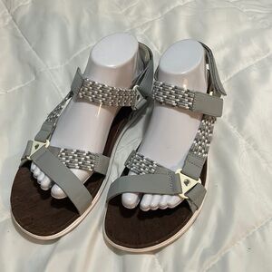 Merrell Light Blue Women’s Size 10 Sandals